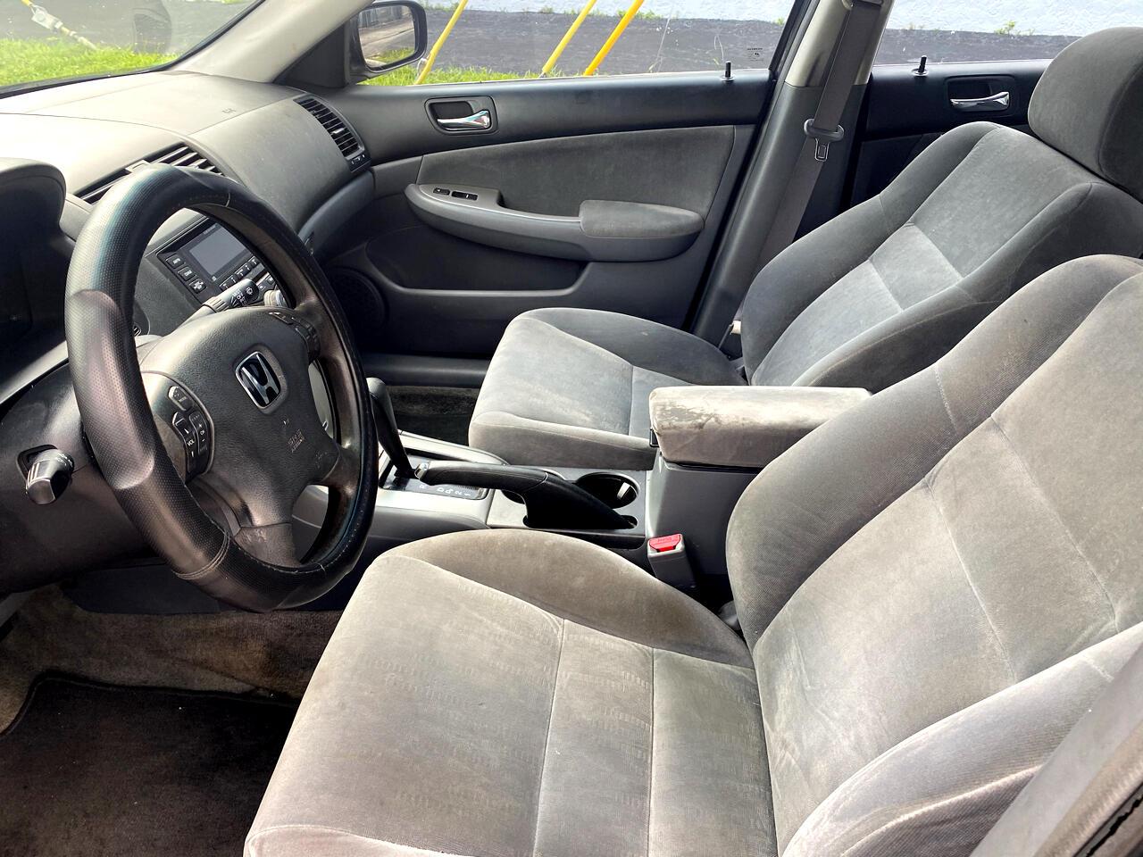 Honda Accord4-Door Sedan - Thumbnail 9