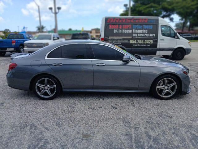 Mercedes-Benz E-Class - Thumbnail 11