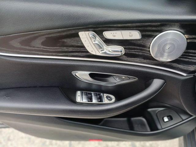 Mercedes-Benz E-Class - Thumbnail 14
