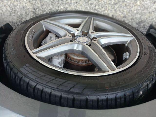 Mercedes-Benz E-Class - Thumbnail 2