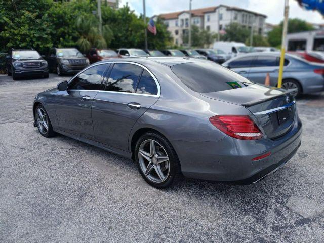 Mercedes-Benz E-Class - Thumbnail 8