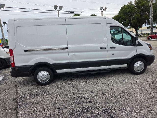 Ford Transit 150 Van - Thumbnail 14