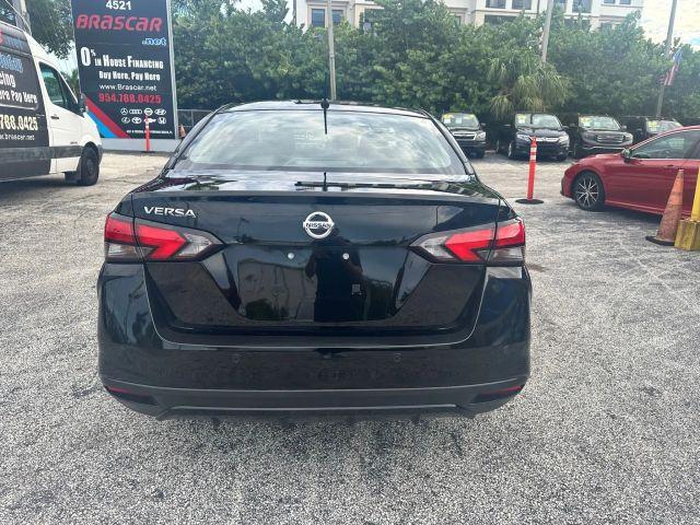 Nissan Versa - Thumbnail 10