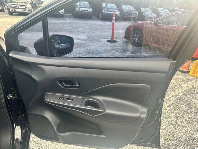 Nissan Versa - Thumbnail 2