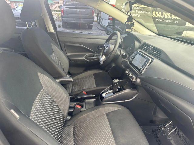 Nissan Versa - Thumbnail 3