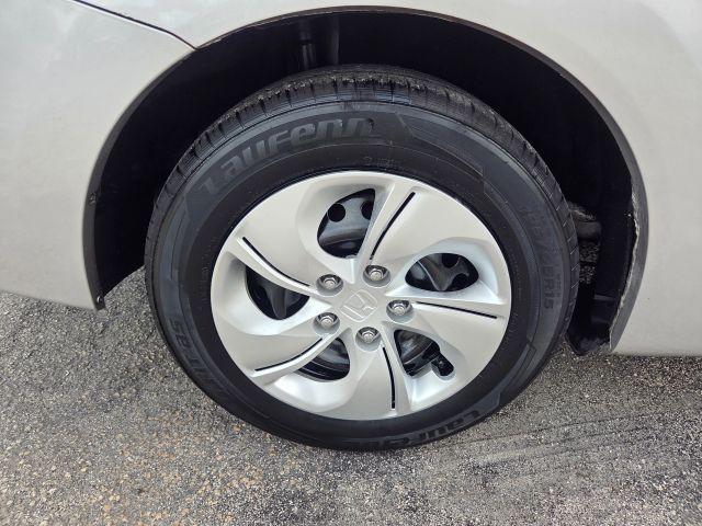 Honda Civic - Thumbnail 3