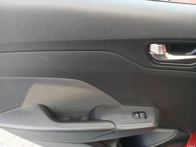 Hyundai Accent - Thumbnail 17