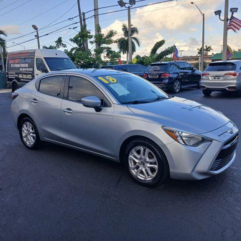 Toyota Yaris Ia - Thumbnail 12