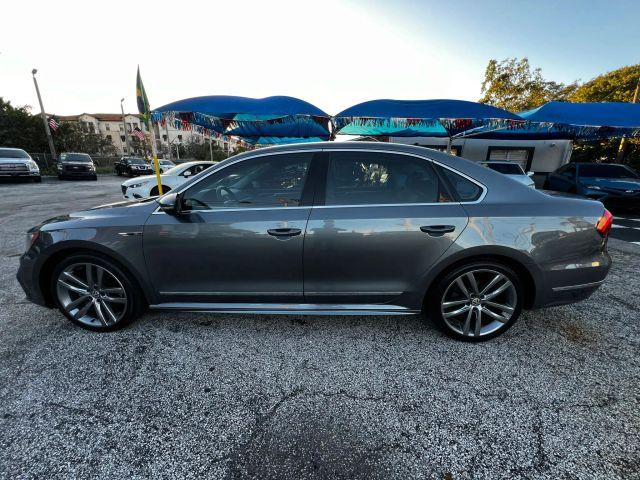 Volkswagen Passat - Thumbnail 13