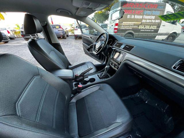 Volkswagen Passat - Thumbnail 20