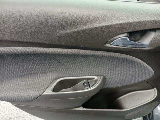 Chevrolet Cruze - Thumbnail 17