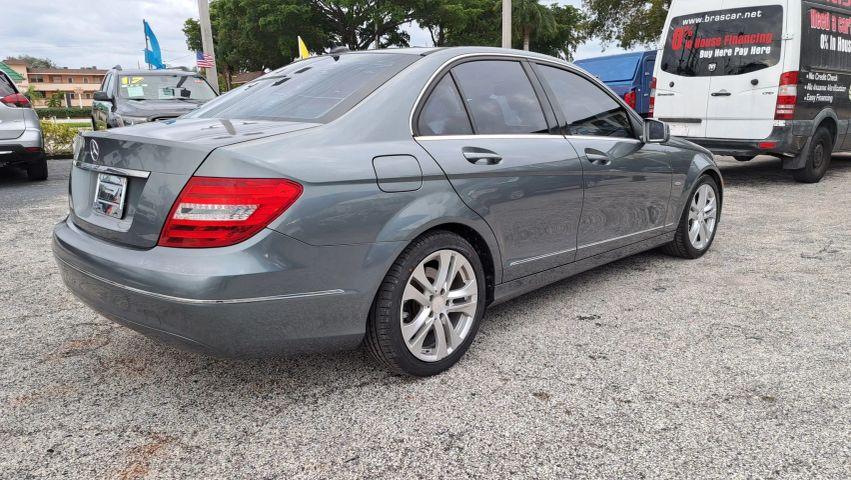 Mercedes-Benz C-Class - Thumbnail 11