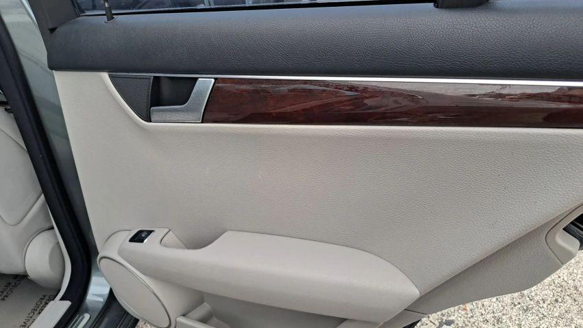 Mercedes-Benz C-Class - Thumbnail 20