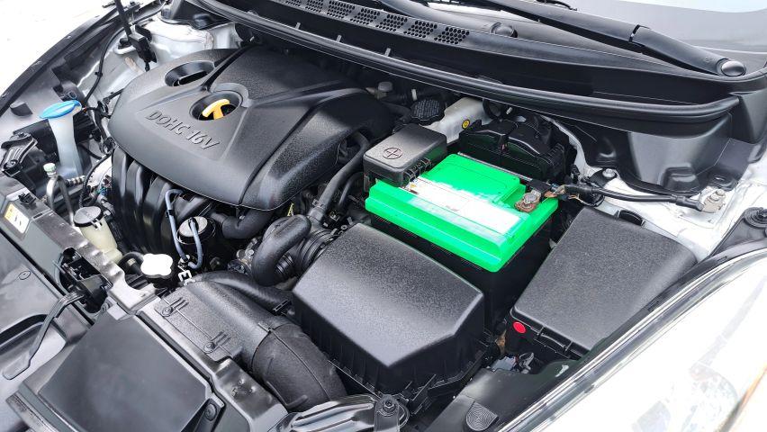 Hyundai Elantra - Thumbnail 6