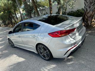 Hyundai Elantra - Thumbnail 9