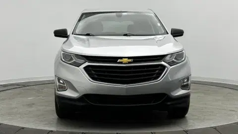Chevrolet Equinox Ls - Thumbnail 3