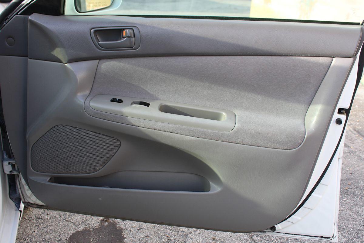 Toyota Camry Le Only $ Down** $85/Wk - Thumbnail 19