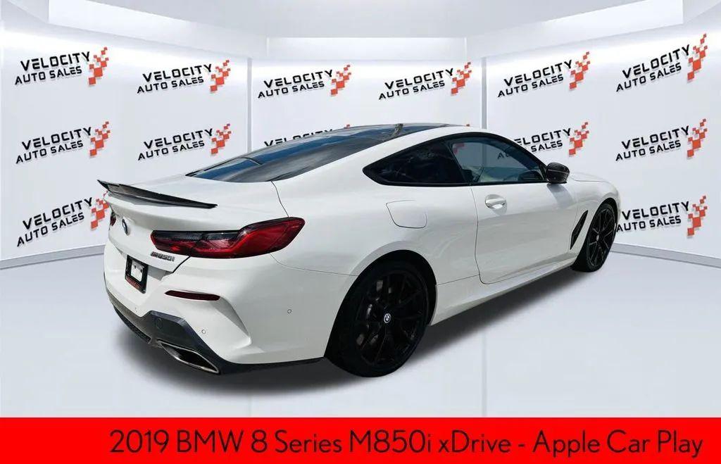 Bmw 8 Series - Thumbnail 5