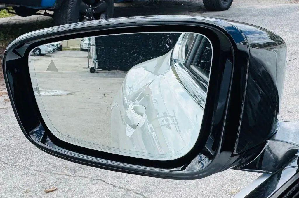 Bmw 8 Series - Thumbnail 20