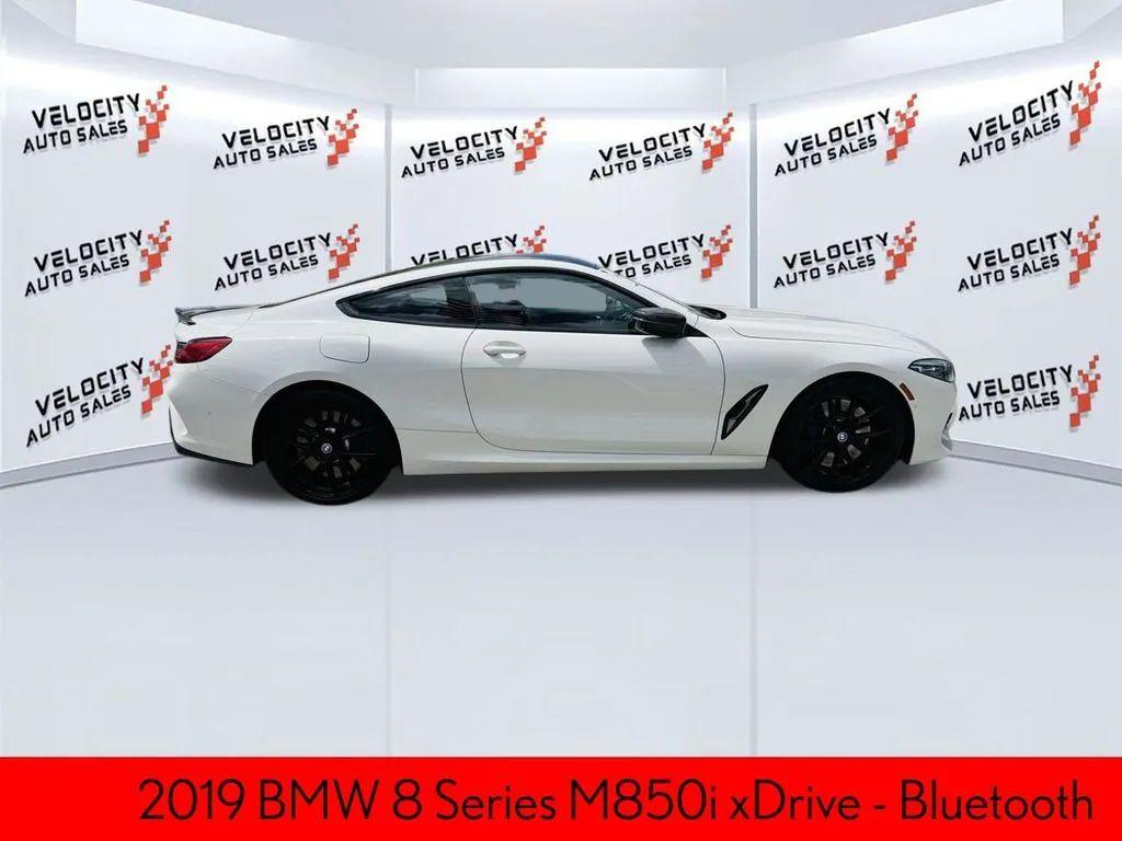 Bmw 8 Series - Thumbnail 4