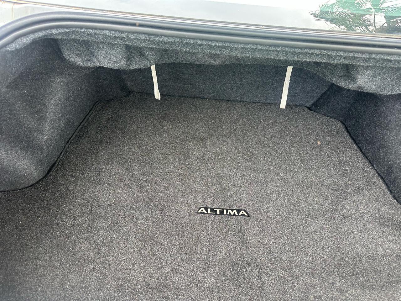 Nissan Altima2.5 S 6M/T Coupe - Thumbnail 19