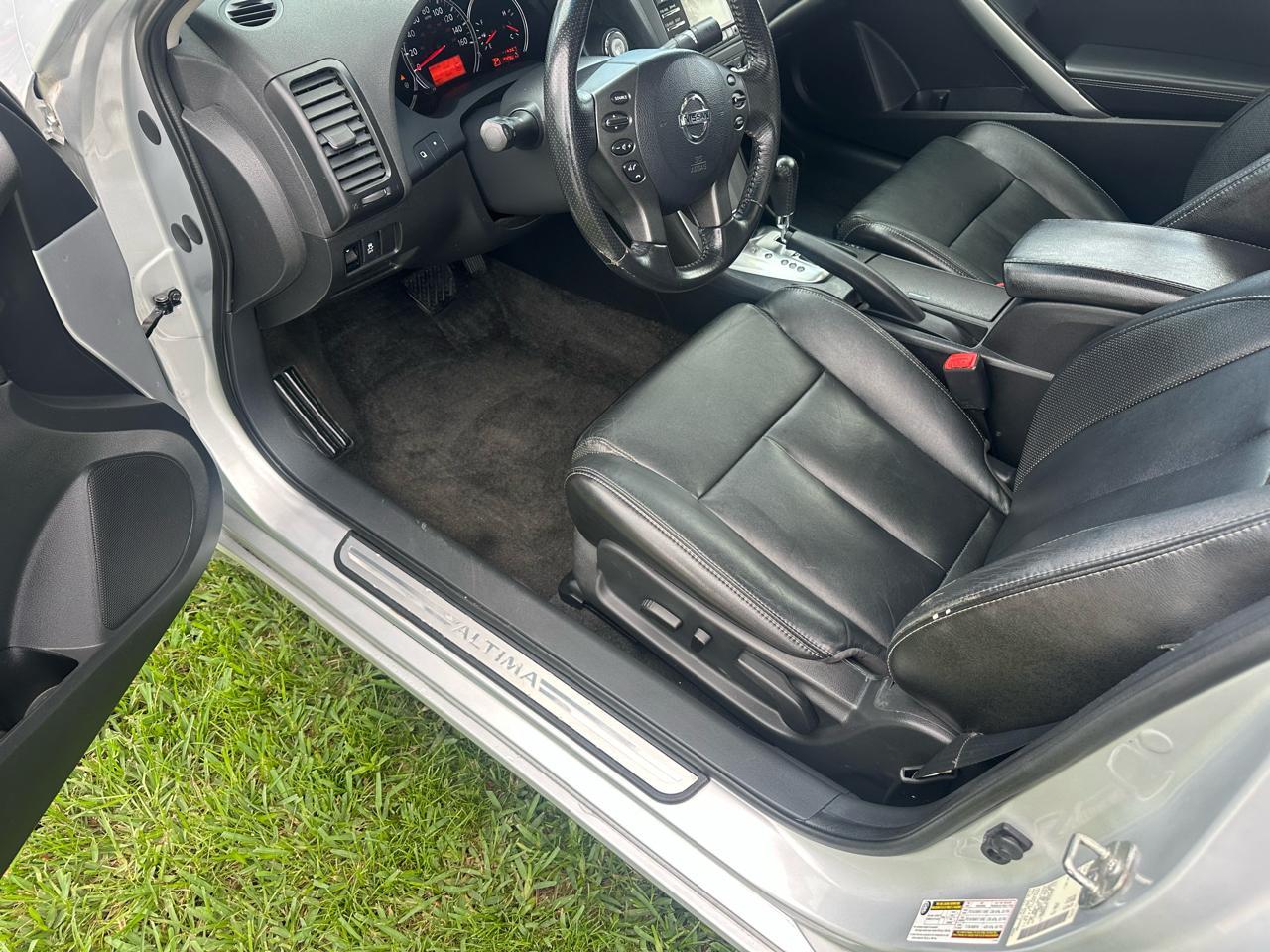 Nissan Altima2.5 S 6M/T Coupe - Thumbnail 11