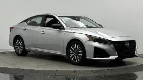 Nissan Altima Sv - Thumbnail 4