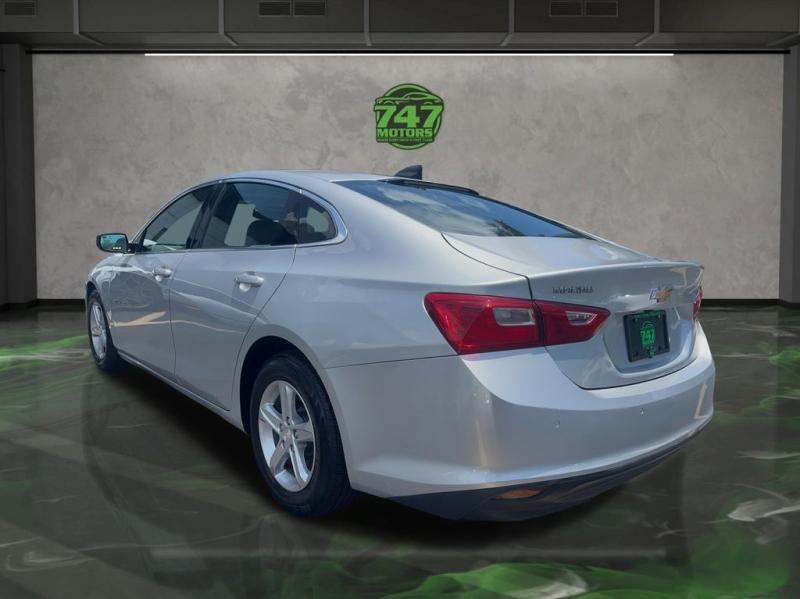 Chevrolet Malibu Ls - Thumbnail 4