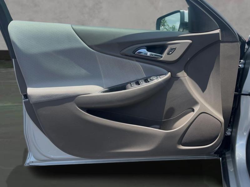 Chevrolet Malibu Ls - Thumbnail 10