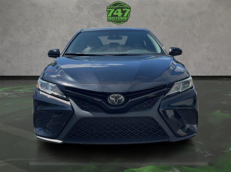 Toyota Camry Se - Thumbnail 9