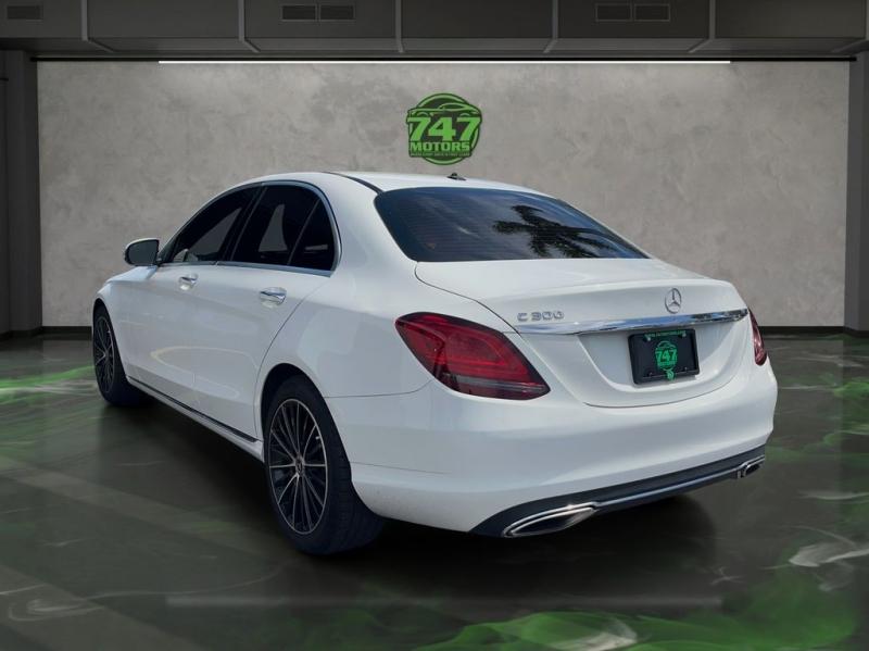 Mercedes-Benz C-Class C 300 - Thumbnail 4