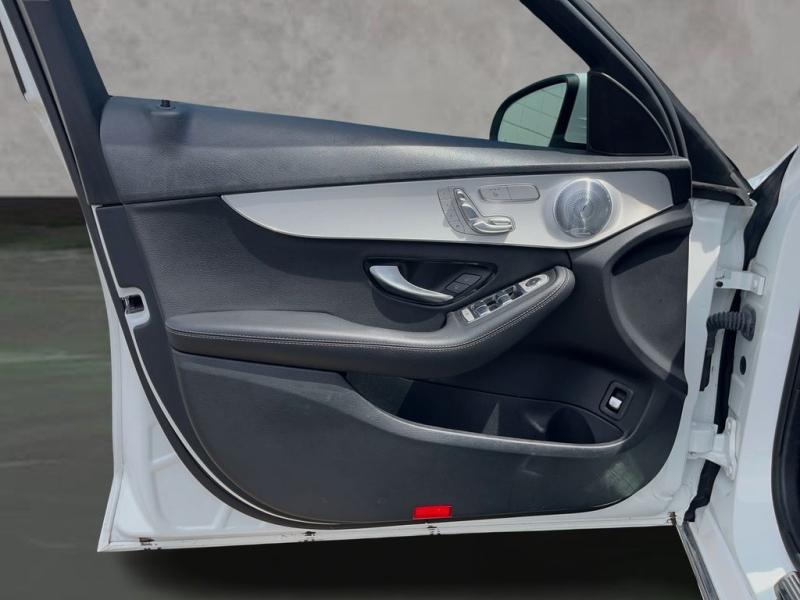 Mercedes-Benz C-Class C 300 - Thumbnail 10