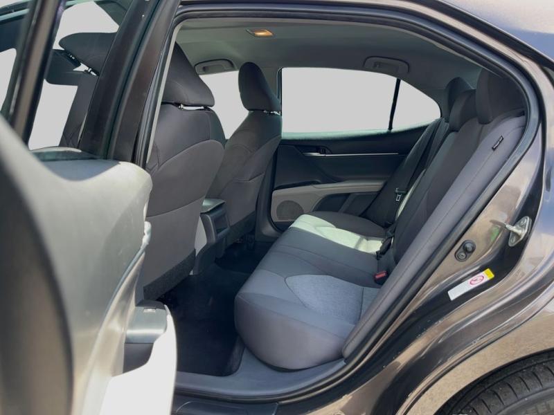 Toyota Camry Le - Thumbnail 12