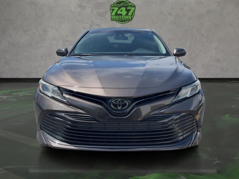Toyota Camry Le - Thumbnail 9