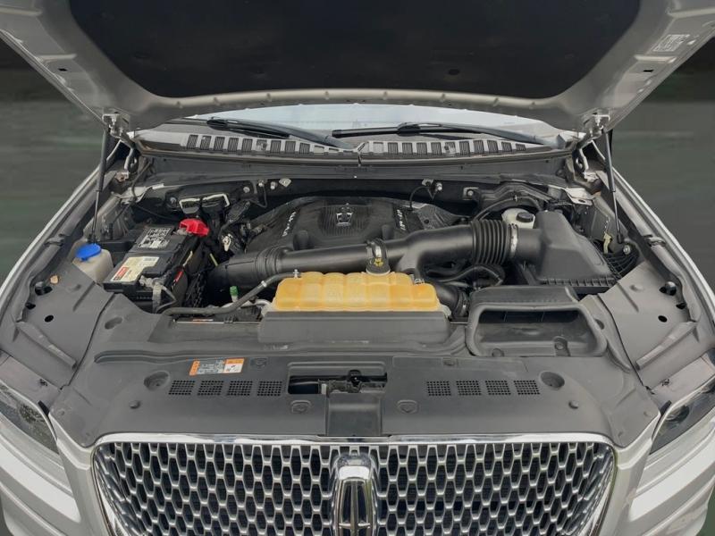 Lincoln Navigator Reserve - View 1