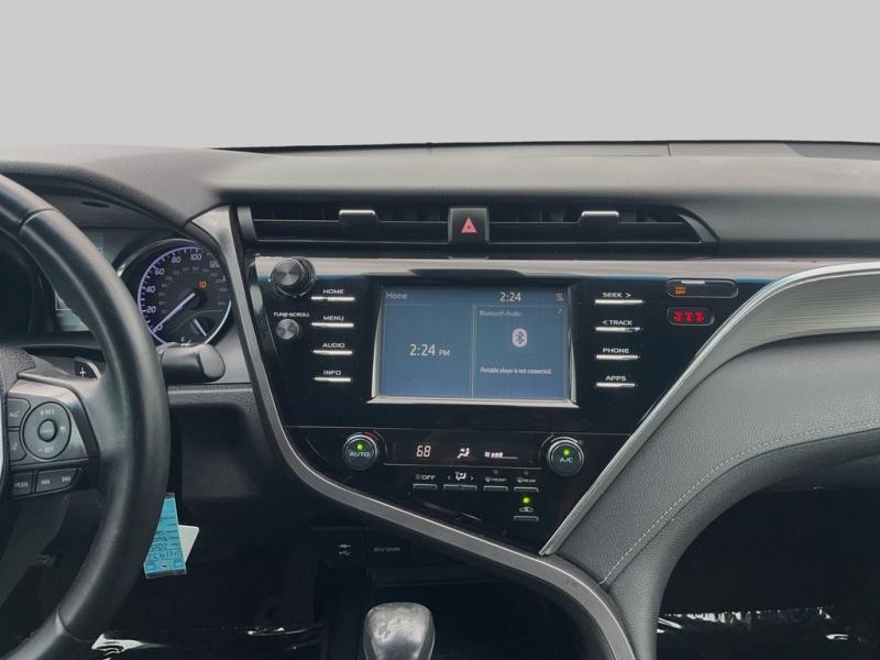 Toyota Camry Se - Thumbnail 16