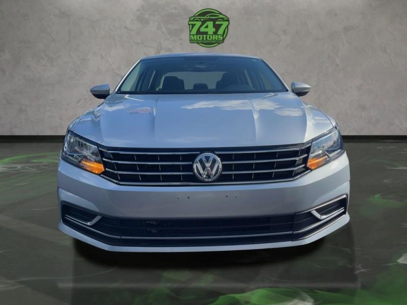 Volkswagen Passat 1.8T S - Thumbnail 9