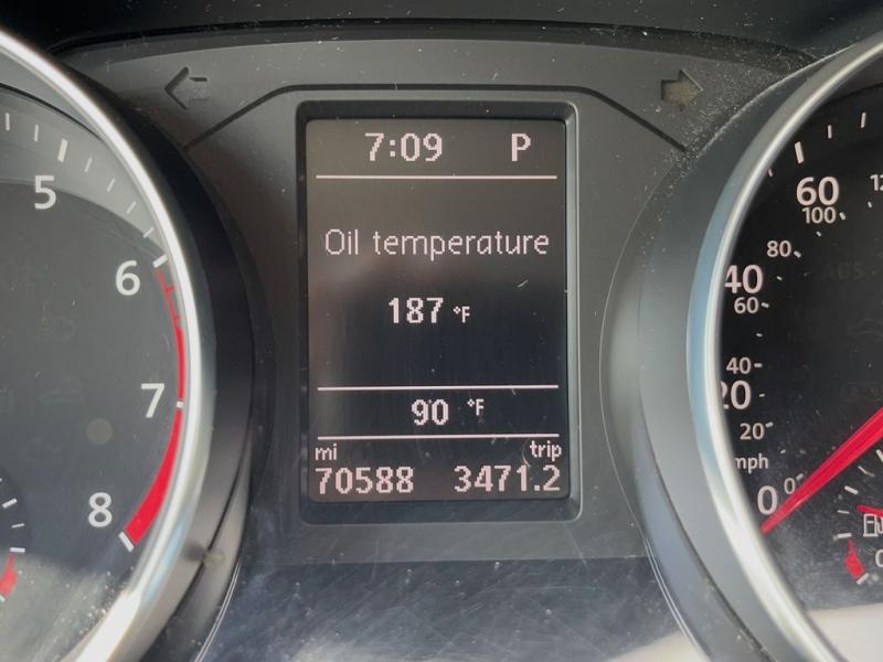 Volkswagen Passat 1.8T S - Thumbnail 19