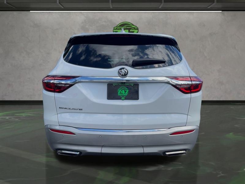 Buick Enclave Essence - Thumbnail 5