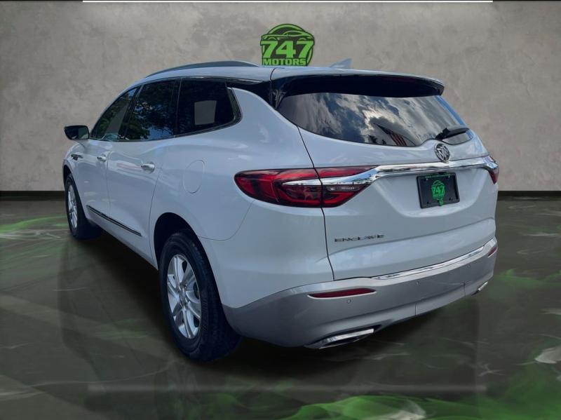Buick Enclave Essence - Thumbnail 4