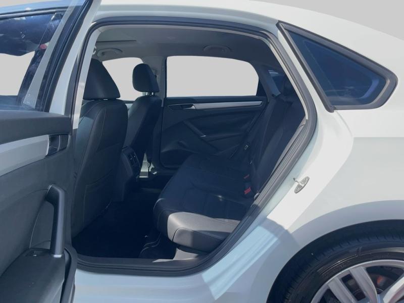 Volkswagen Passat 2.0T Wolfsburg - Thumbnail 11