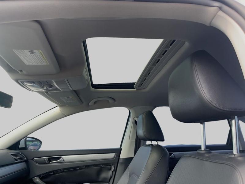 Volkswagen Passat 2.0T Wolfsburg - Thumbnail 18