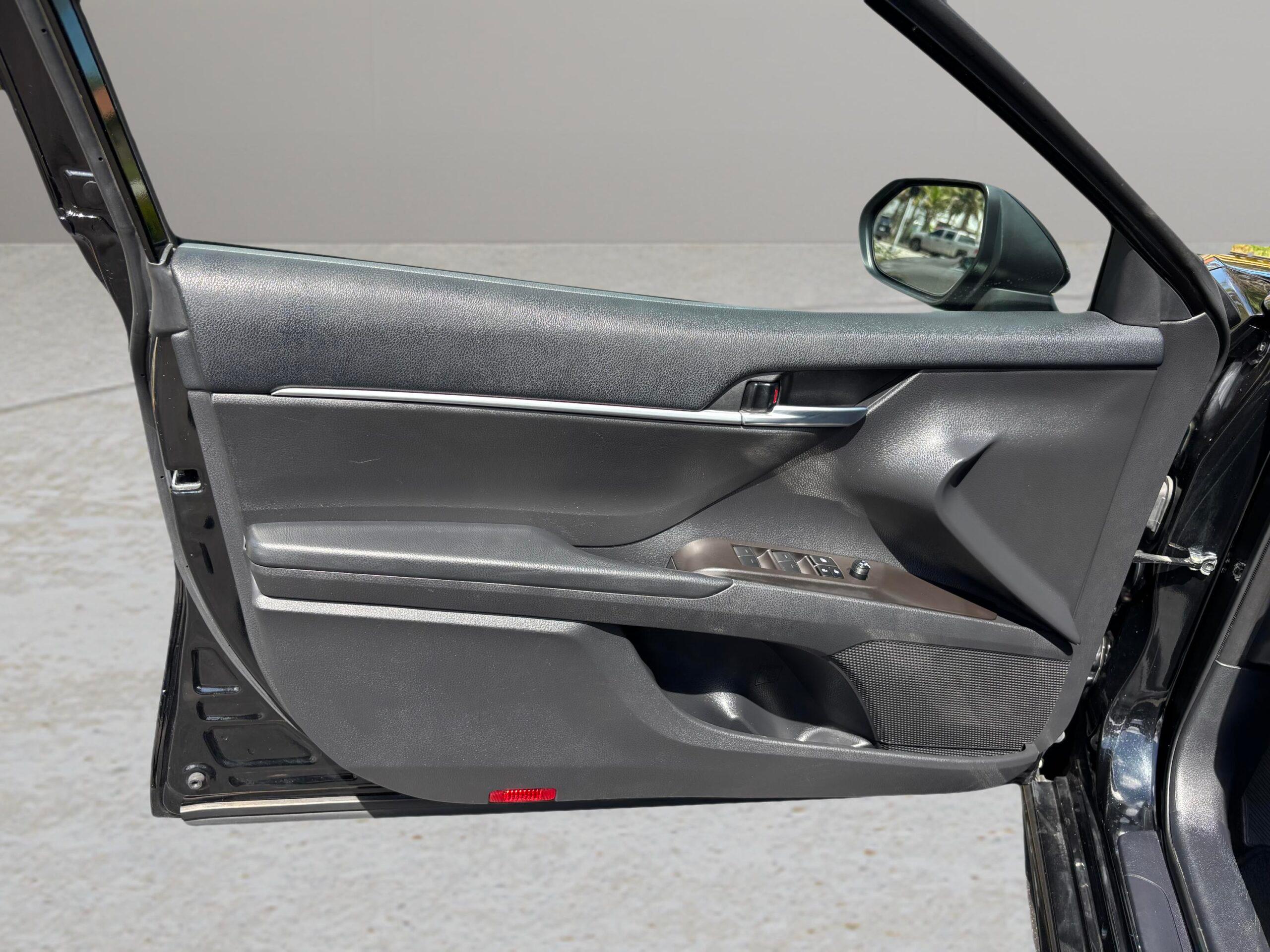 Toyota Camry Se | Se Nightshade Edition | Se Nightshade Edition Hybrid - Thumbnail 20