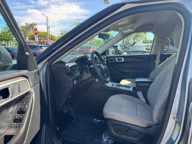 Ford Explorer - Thumbnail 10