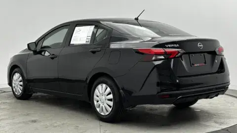 Nissan Versa S - Thumbnail 6