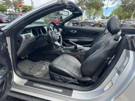 Ford Mustang - Thumbnail 10