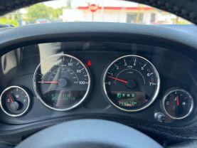 Jeep Wrangler - Thumbnail 14