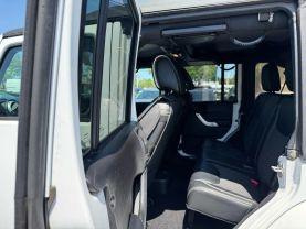 Jeep Wrangler - Thumbnail 11