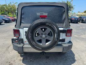 Jeep Wrangler - Thumbnail 6