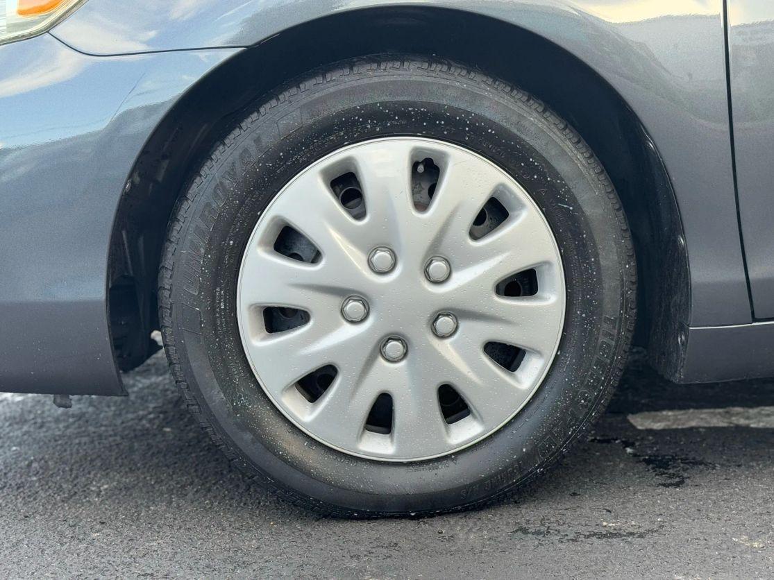 Toyota Camry - Thumbnail 19